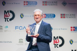 A Giorgetto Giugiaro il premio Matita dOro del MAUTO Foto ufficio stampa per il browser allegati Grazie Alessandro Da: Elisa Barberis [mailto:barberis@spin-to.it]  Inviato: mercoledì 15 febbraio 2017 18:19 A: Galavotti Alessandro Oggetto: A Giorgetto Giugiaro il premio Matita dOro del MAUTO Gentile Alessandro,  come da accordi, di seguito il comunicato stampa del Premio Matita d'Oro del Museo Nazionale dell'Automobile. In allegato, alcuni scatti insieme al Cav. Giugiaro.  Resto a disposizione per ulteriori chiarimenti,  cordiali saluti Elisa Barberis Ufficio Stampa MAUTO cel.. 340 1521525