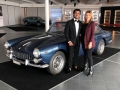 Museo-Nicolis-ENIT-Mumbai-Museo-Nicolis-Silvia-Nicolis-con-Maradona-Rebello-Ferrari-250.-800x600