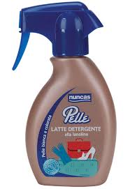 Nuncas Latte detergente pelle: per curare gli interni dell’auto.