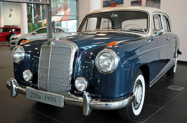 Mercedes-Benz Classic Center Milano: il restauro garantito ufficialmente.