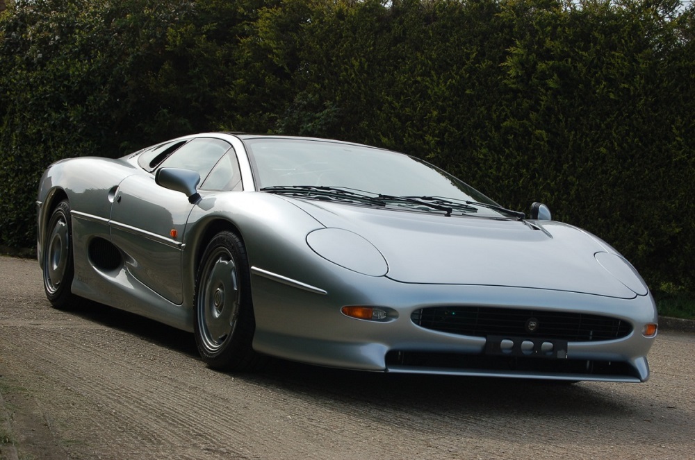 JAGUAR XJ220: la supercar britannica!