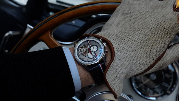Zenith El Primero Chronomaster 1969 Tour Auto: l’orologio ufficiale dell’evento francese.
