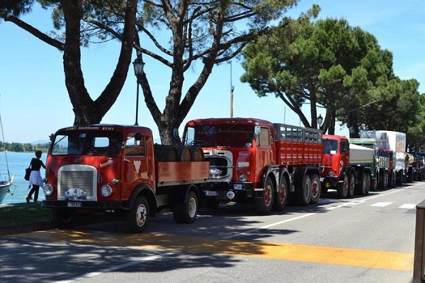 Raduno camion d’epoca.
