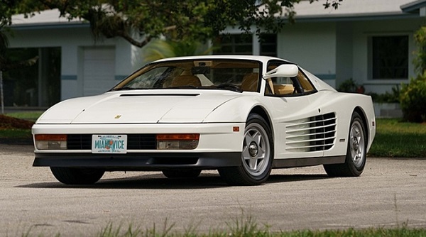 La Ferrari testarossa di Miami vice all’asta.