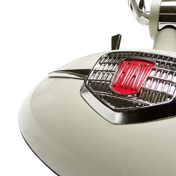 Lampada da tavolo ispirata alla Fiat 500.