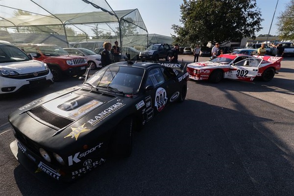 21° Rally delle Alpi Orientali Historic: i 58 equipaggi iniziano le verifiche.