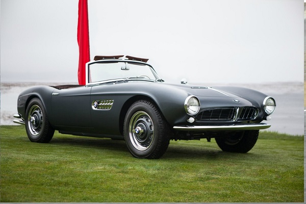 BMW: mostra sui 100 anni di performance in America.