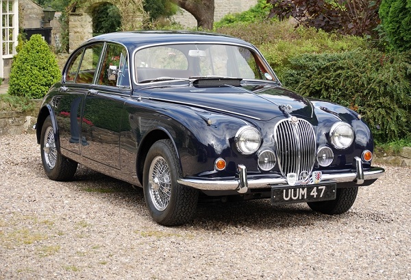 1° Jaguar Classic International Meeting: dedicato agli amanti delle vetture inglesi.