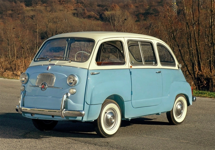 Anche una Fiat 600 Multipla protagonista aste auto a Parigi.