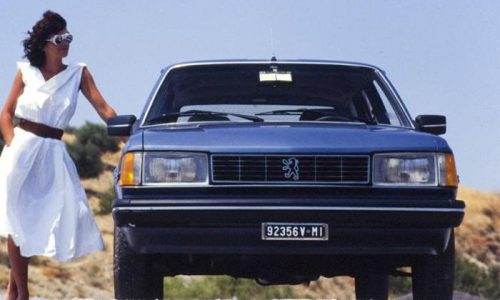 Compie 40 anni la Peugeot 305.