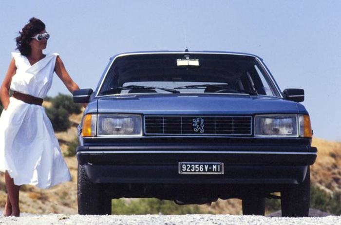 Compie 40 anni la Peugeot 305.
