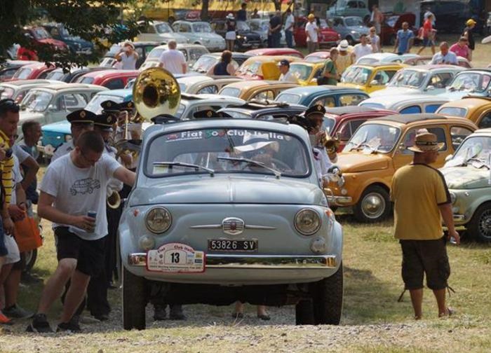 Garlenda si mobilita per sessantesimo compleanno Fiat 500.