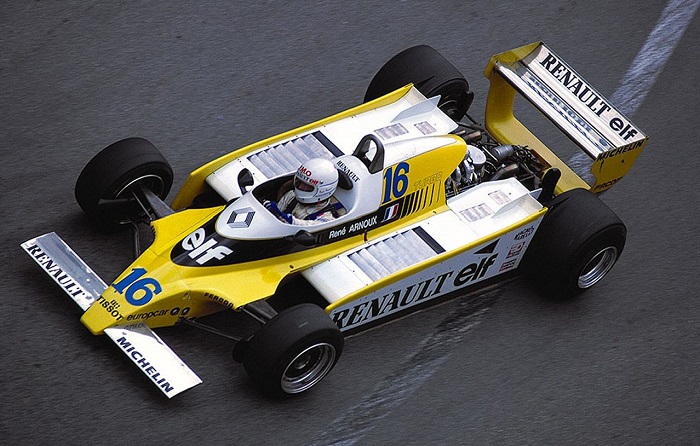 Sfilata di Renault F1 d’epoca.