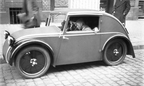 Cercasi fondi su web per ricostruire antenata Vw Maggiolino.