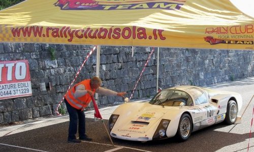 La Salita del Costo Autostoriche è di Sala su Porsche 906.