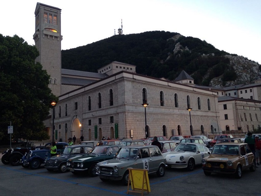 La Fiat 600 Abarth di Fortin e Pilè svettano alla Millecurve.