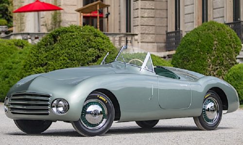 Una Fiat 1100 Frua protagonista ad Hampton Court Palace.