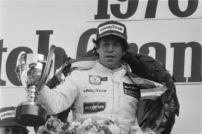 Libro “MARIO ANDRETTI Immagini di una vita”.