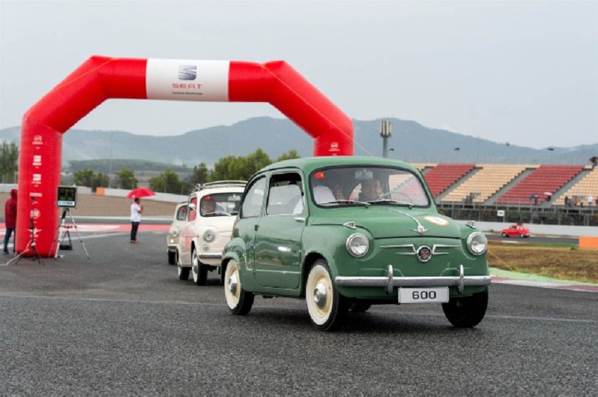 Raduno da guinness dei primati per i 60 anni di Seat 600.