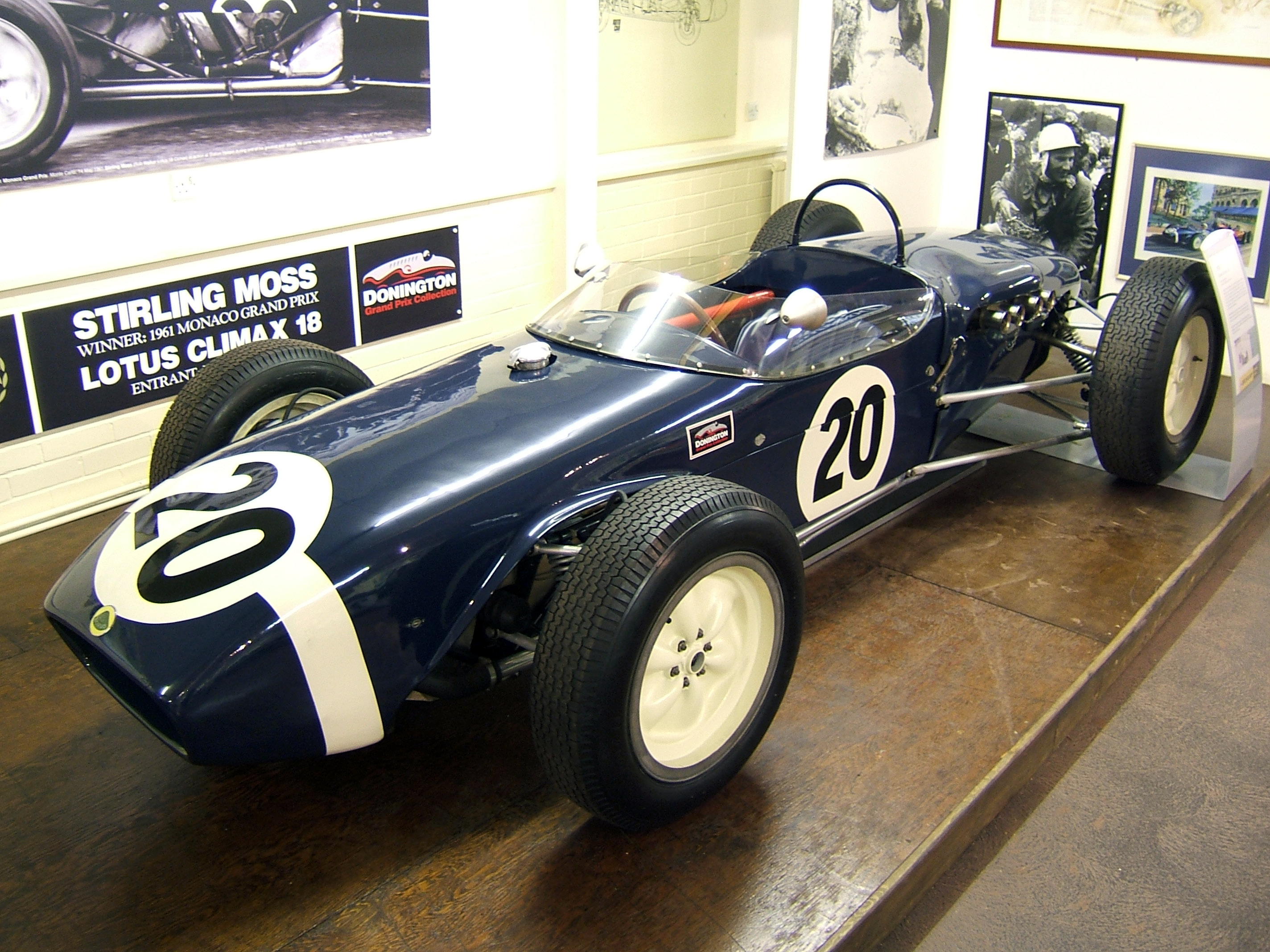 Un libro sulla mitica Lotus 18 di Sir Stirling Moss.