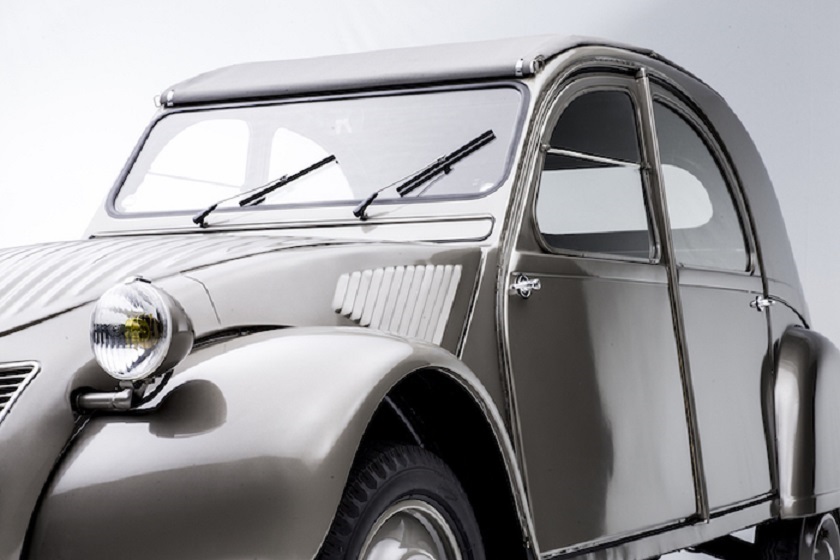 Citroen festeggia un doppio anniversario al Rètromobile di Parigi.