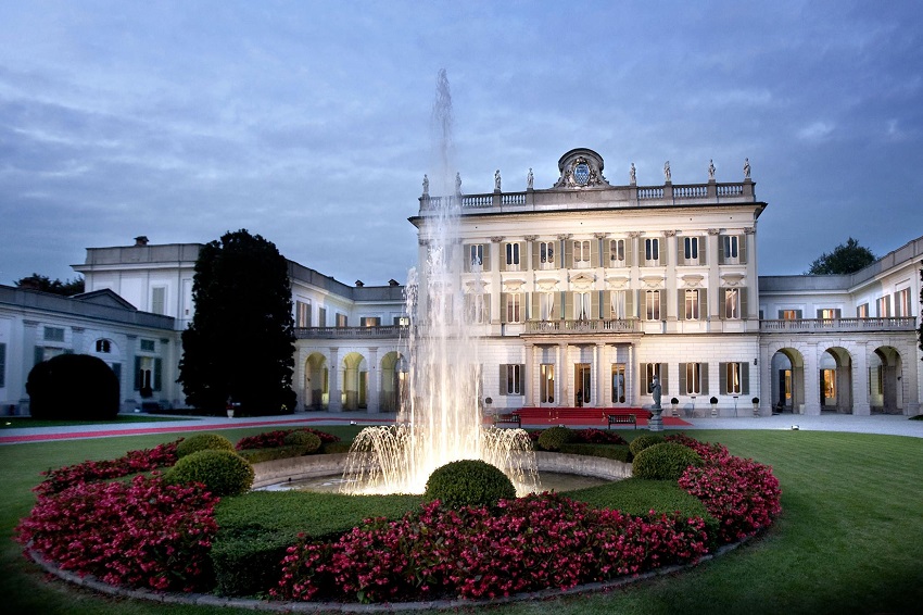 1° Concorso d’eleganza di auto d’epoca a Villa Borromeo, Cassano d’Adda (MI).