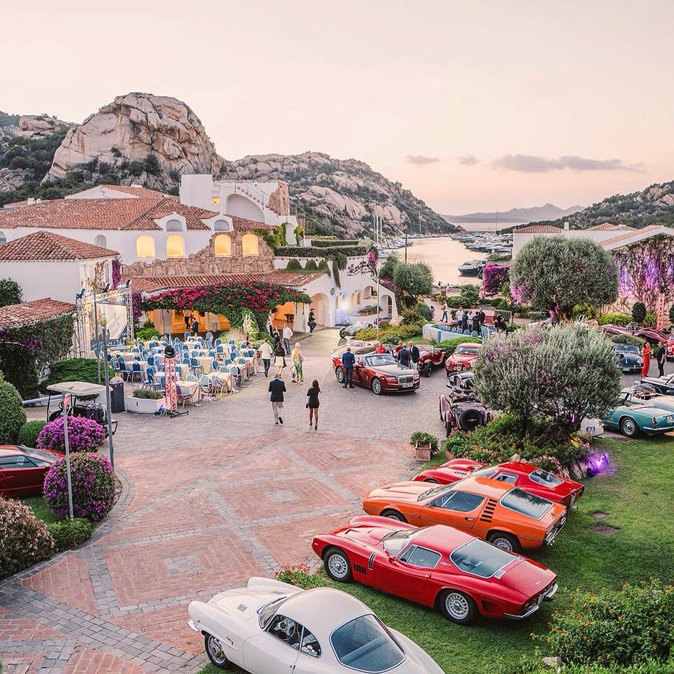 Concorso d’eleganza Poltu Quatu Classic: sole, mare e belle auto.