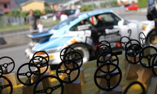 La 1^ Coppa Ville Lucchesi è a favore di una Porsche.