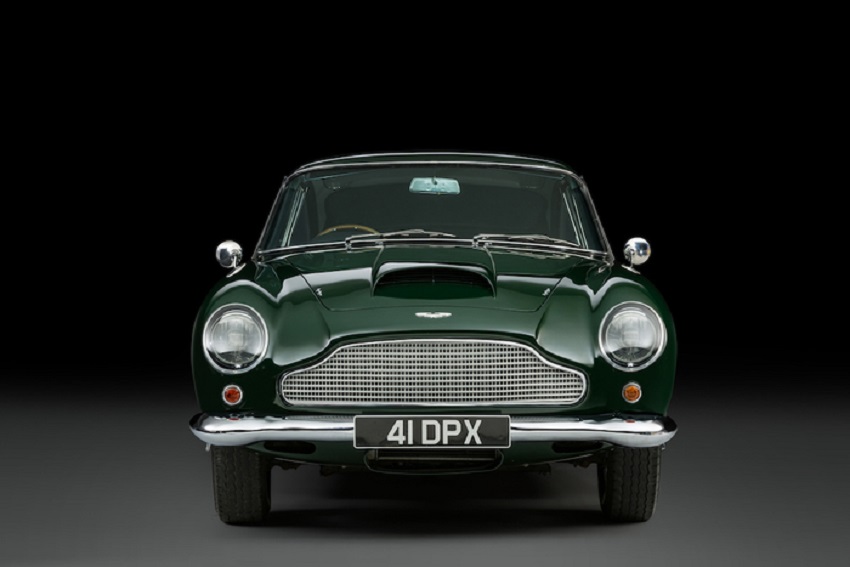 L’Aston Martin DB4GT di Peter Sellers in passerella a Londra.