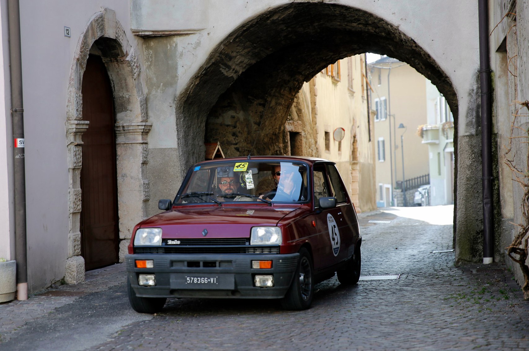 XVI Campagne e Cascine a Massimo Patron e Luca Casale su Renault 5.