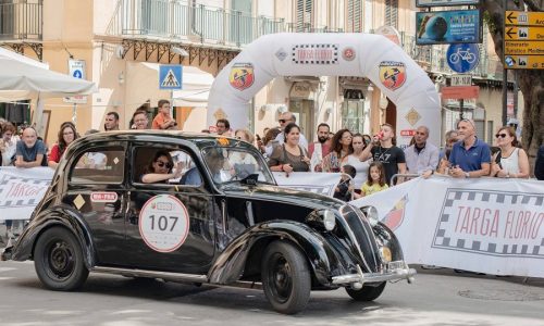 L’arte motoristica italiana della Targa Florio va ai coniugi Moceri.