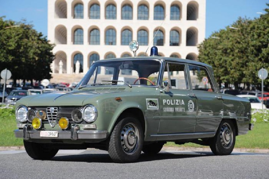 Un libro ripercorre la storia della “passione” della Polizia per i motori.