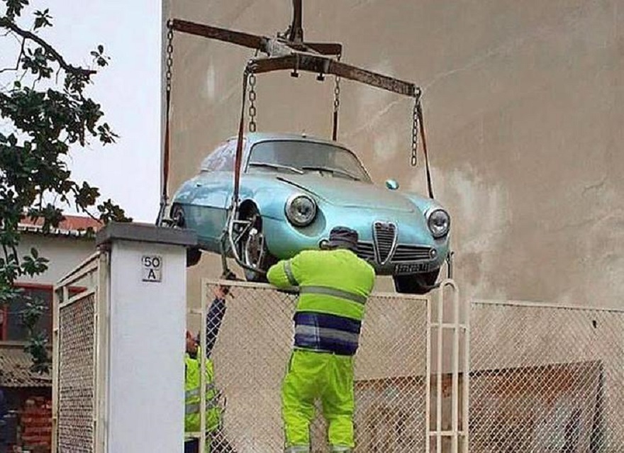 Una rara Alfa Giulietta SZ ritrovata a Torino.