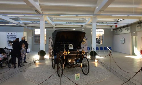 Auto che passione, mostra al Mauto tra grafica e design.