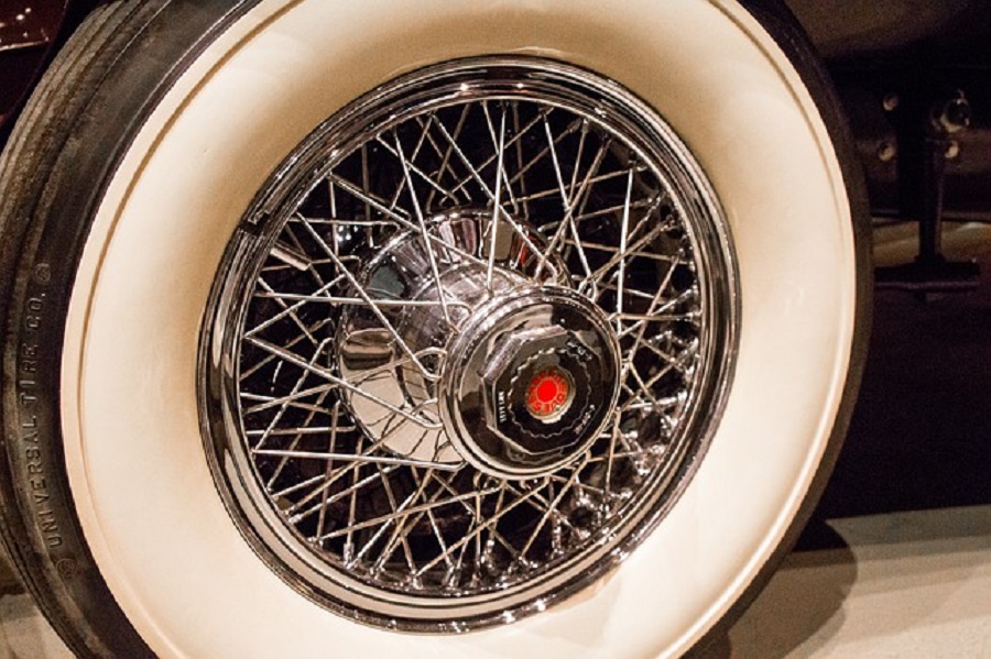 Dunlop punta alla tradizione e lancia la linea di pneumatici d’epoca.