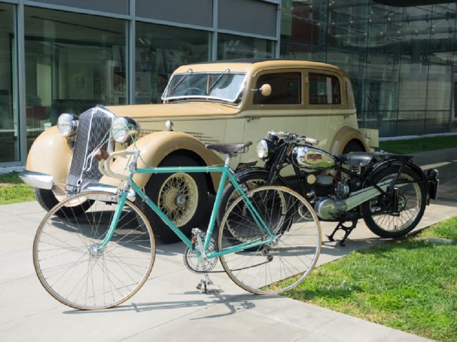 Il Museo Nicolis e l’omaggio al Made in Italy con il marchio Bianchi.