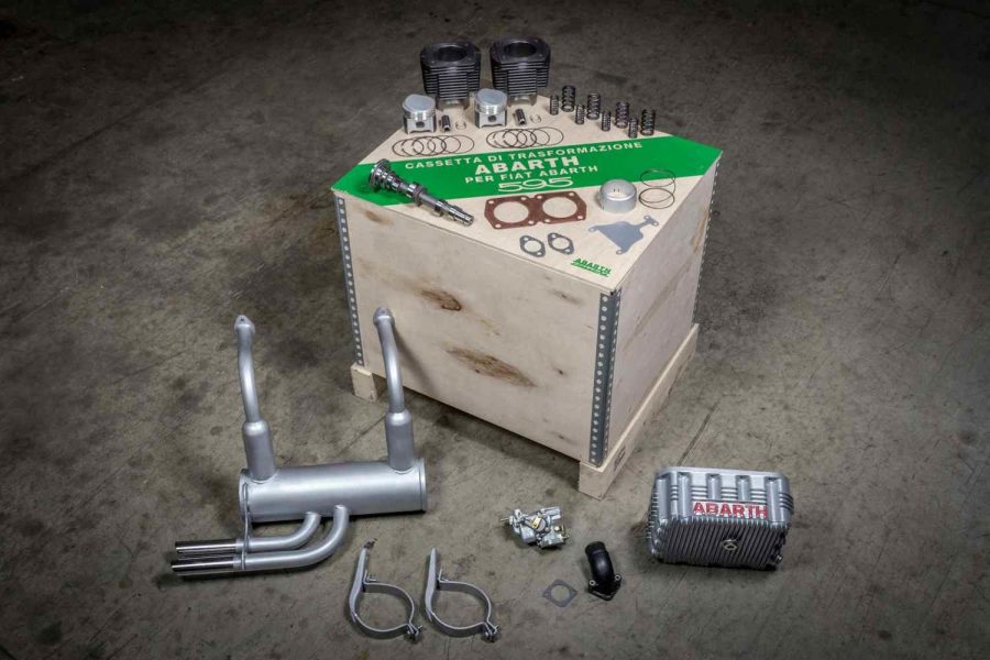 L’iconico kit di elaborazione motore marchiato Abarth.