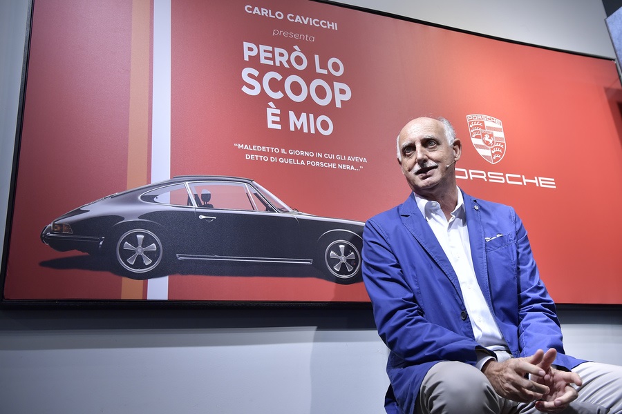 Una Porsche 911 S nera diventa protagonista di un giallo.