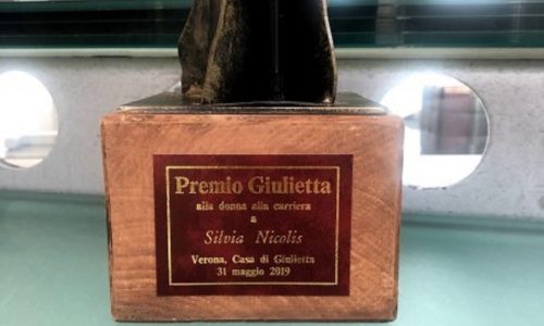 Il Premio Giulietta 2019 alla Presidente del Museo Nicolis.