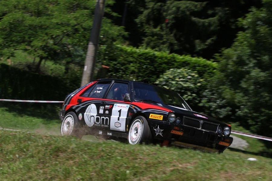 24°Rally Alpi Orientali Historic pronto a dare spettacolo con lo sfondo di Gemona del Friuli.