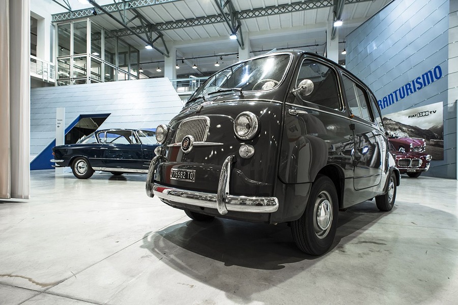 La mitica Fiat 600 Multipla conquista Londra.