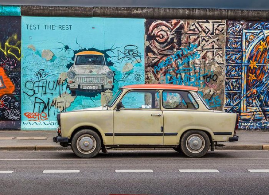 30 anni Muro Berlino, storia delle Trabant e delle Wartburg.