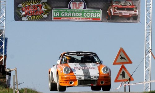 La Porsche 911 di Montini e Belfiore si aggiudicano La Grande Corsa di Chieri 2019.