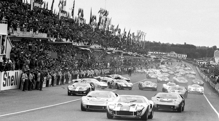 Libro Ferrari contro Ford. La guerra dei quattro anni.