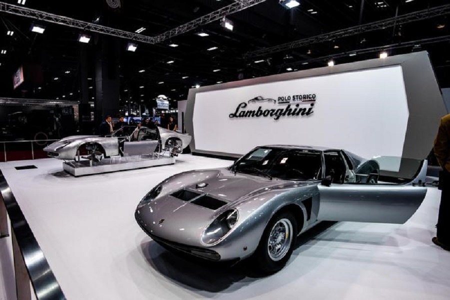 Lamborghini espone una Miura SVJ al salone Rétromobile