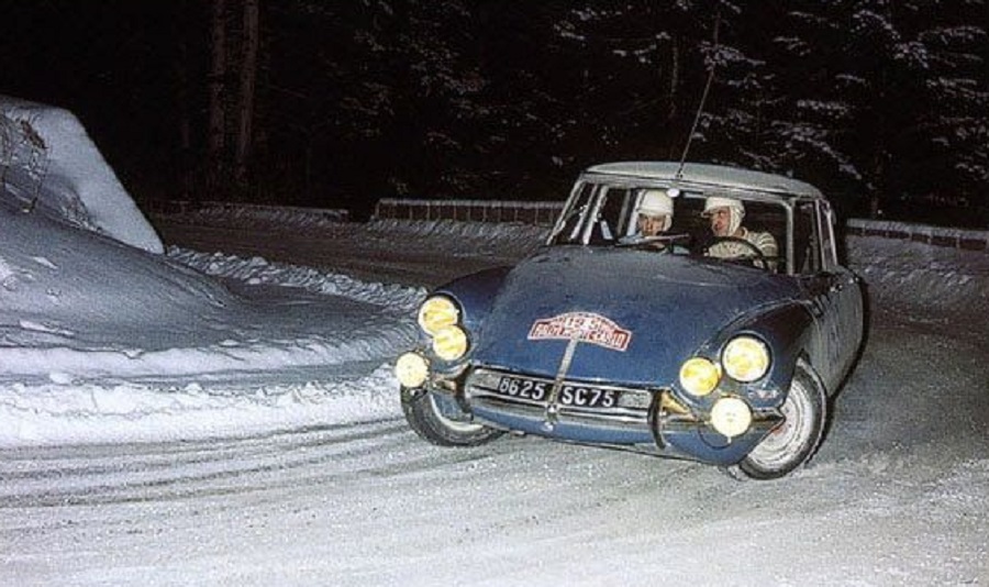 Citroen DS, una berlina che non disdegnava di sporcarsi le ruote.