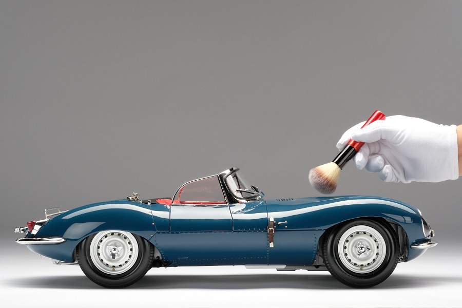 Una strepitosa Jaguar XKSS in scala 1: 8.