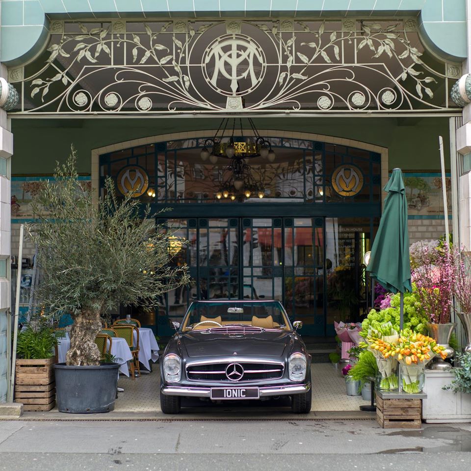 Mercedes Pagoda elettrica, l’idea vincente di Ionic Cars.