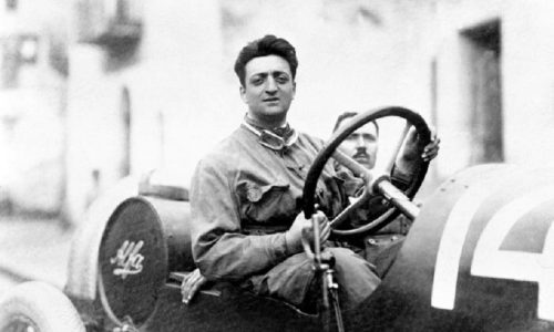 A Firenze un ponte intitolato a Enzo Ferrari.