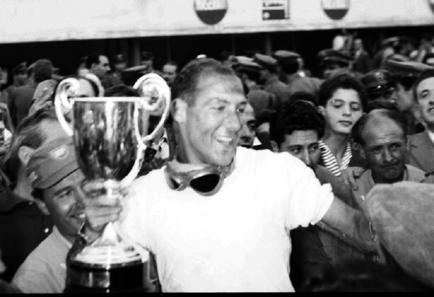 A Silverstone asta di oggetti appartenuti a Stirling Moss.